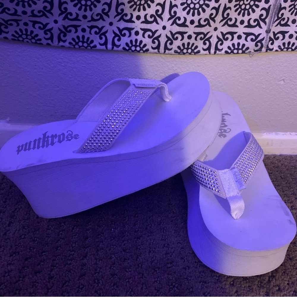 thrifted punkrose platform flip flops